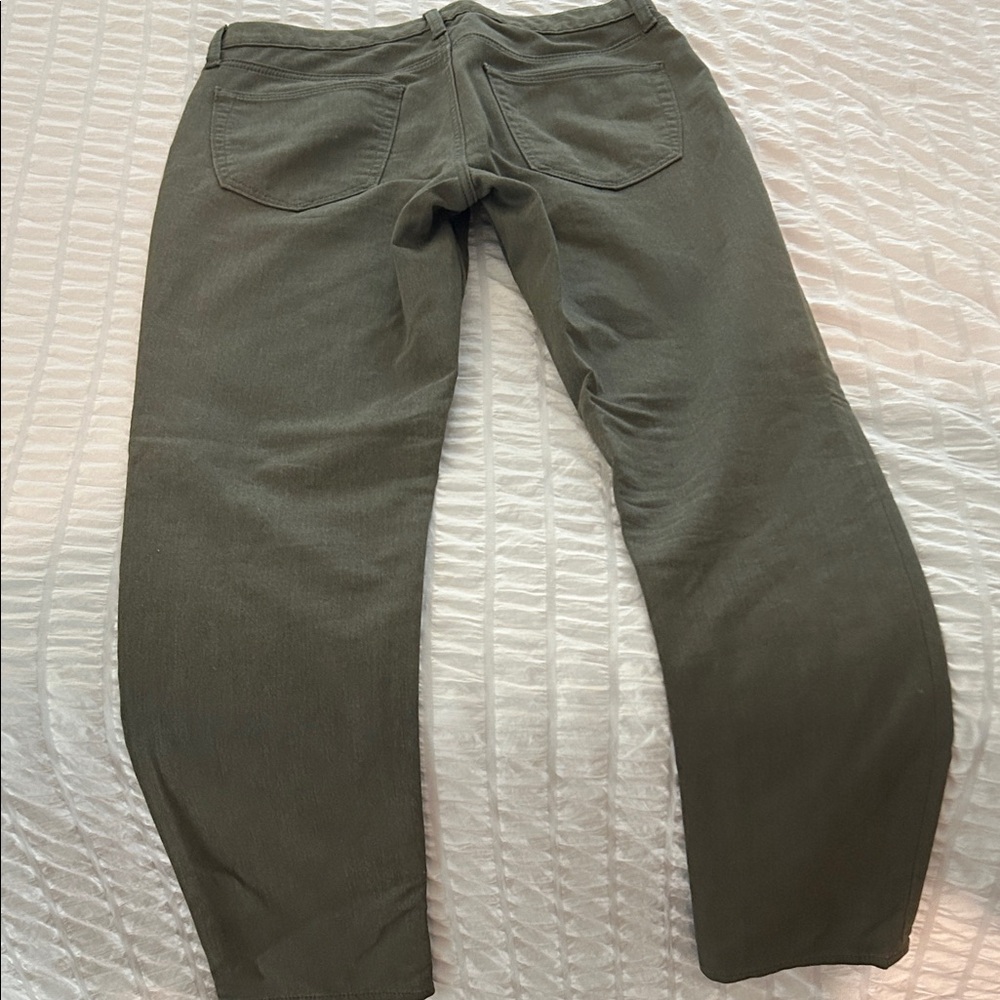 Banana Republic Men's Olive Relaxed Slim Casual Pants - Picture 3 of 5
